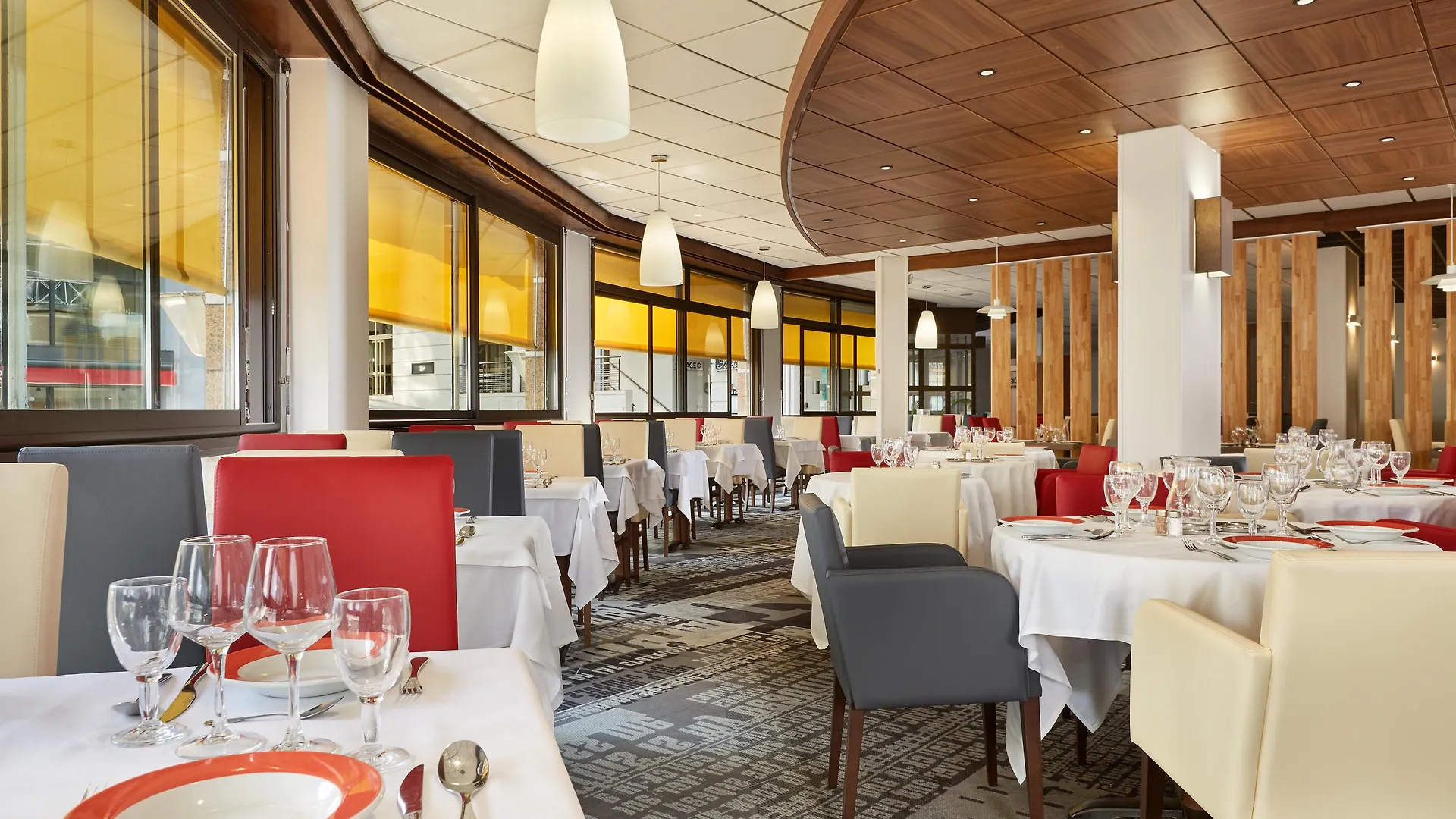**** Hotel Hôtel Roissy Lourdes Frankrijk