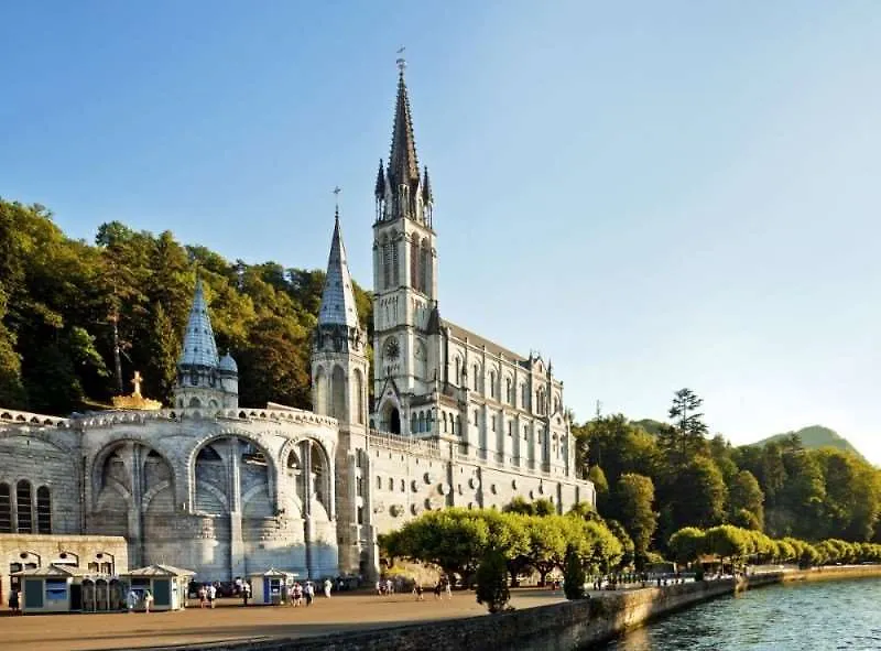 Hotel Roissy Lourdes